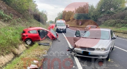 LA LOGGIA - Brutto incidente sulla variante: tre auto coinvolte e diversi feriti