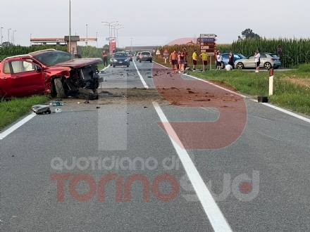 OSASIO - Brutto incidente sulla provinciale: quattro veicoli coinvolti e feriti - LE FOTO -