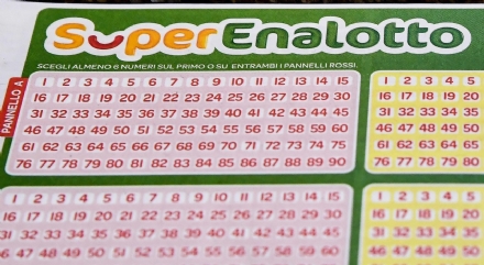 MONCALIERI - Vince 88 mila euro con una schedina del Superenalotto