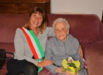 RIVALTA - Super compleanno per nonna Marietta che ha raggiunto il traguardo dei 100 anni - FOTO