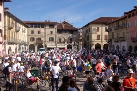 CARMAGNOLA - Pedalata ecologica aspettando il Tour de France