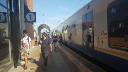 TROFARELLO - Circolazione dei treni ferma per l'investimento di un uomo tra Cambiano e Chieri