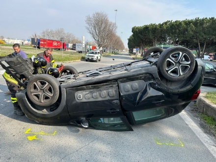 RIVALTA - Incidente al Sito: un ferito in uno scontro tra auto