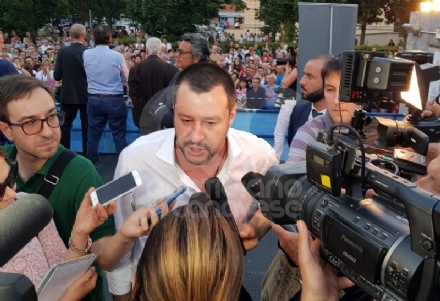 NICHELINO - Rave party, Salvini contro il ministro Lamorgese: «Se non è in grado di garantire l'ordine pubblico lasci il posto ad altri»