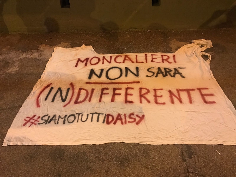 MONCALIERI - Presidio degli studenti del liceo Majorana: «Vicini a Daisy Osakue»