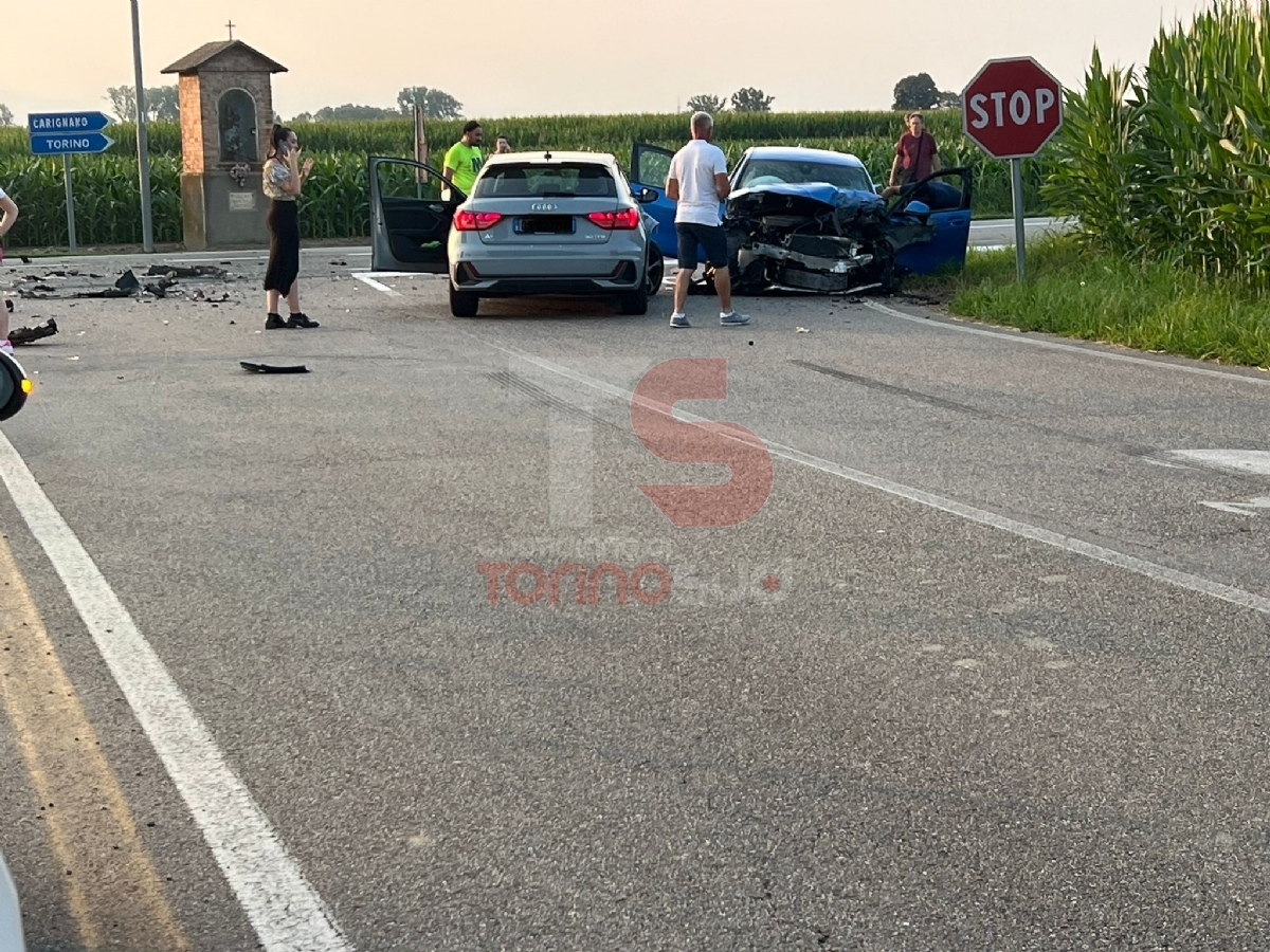 OSASIO - Brutto incidente sulla provinciale: quattro veicoli coinvolti e feriti - LE FOTO -