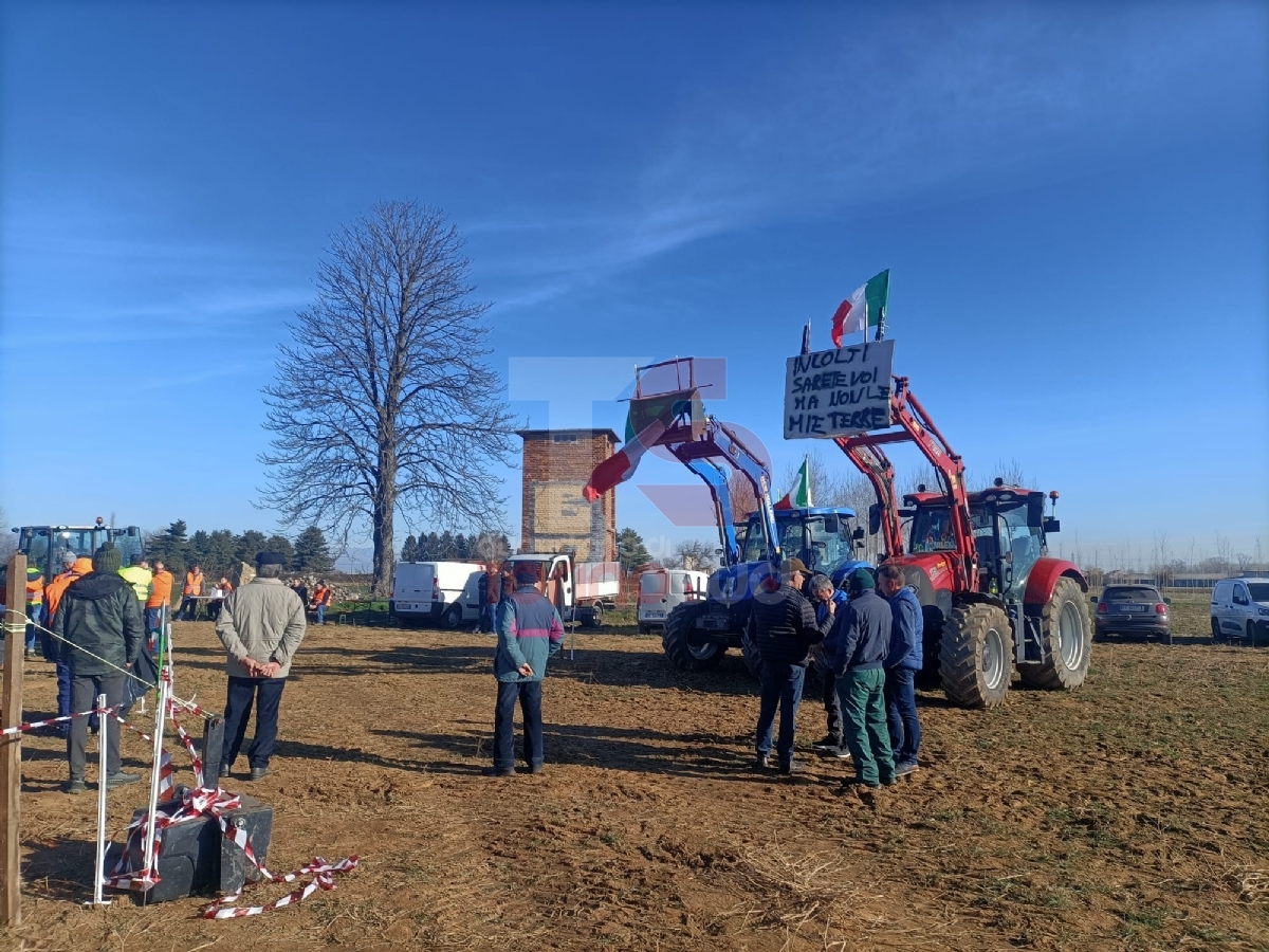 CINTURA SUD - Trattori sulle strade, protesta degli agricoltori di tutta la nostra zona - FOTO