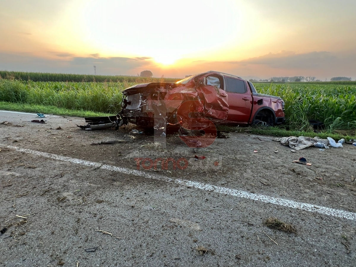 OSASIO - Brutto incidente sulla provinciale: quattro veicoli coinvolti e feriti - LE FOTO -