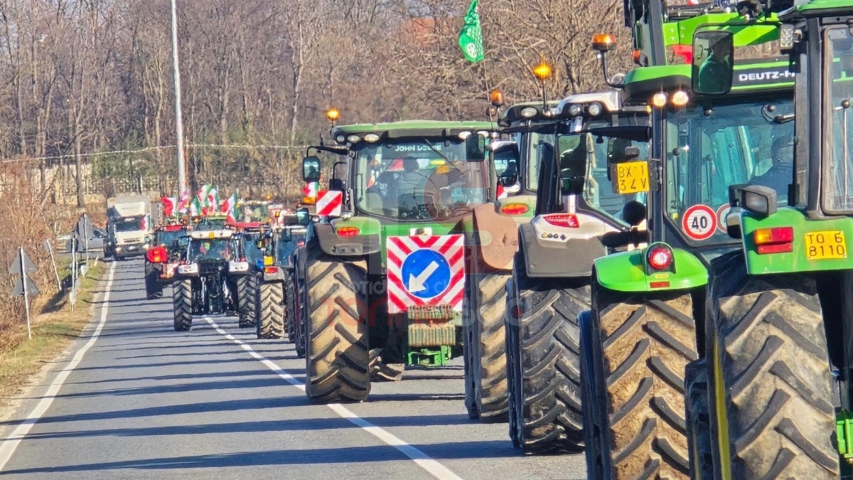 CINTURA SUD - Trattori sulle strade, protesta degli agricoltori di tutta la nostra zona - FOTO