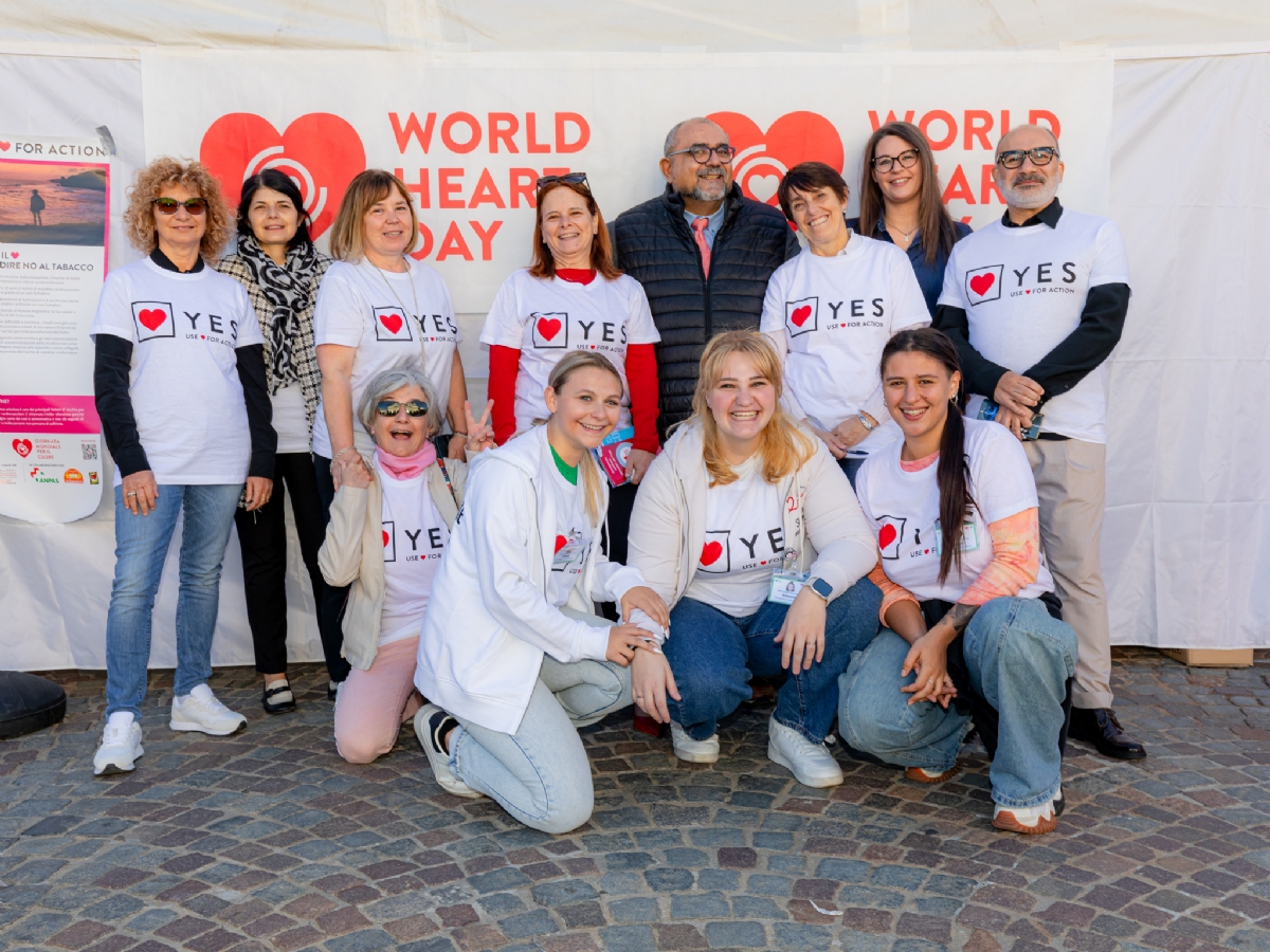 ORBASSANO - Medici, infermieri e volontari in piazza per la Giornata mondiale per il cuore - FOTO